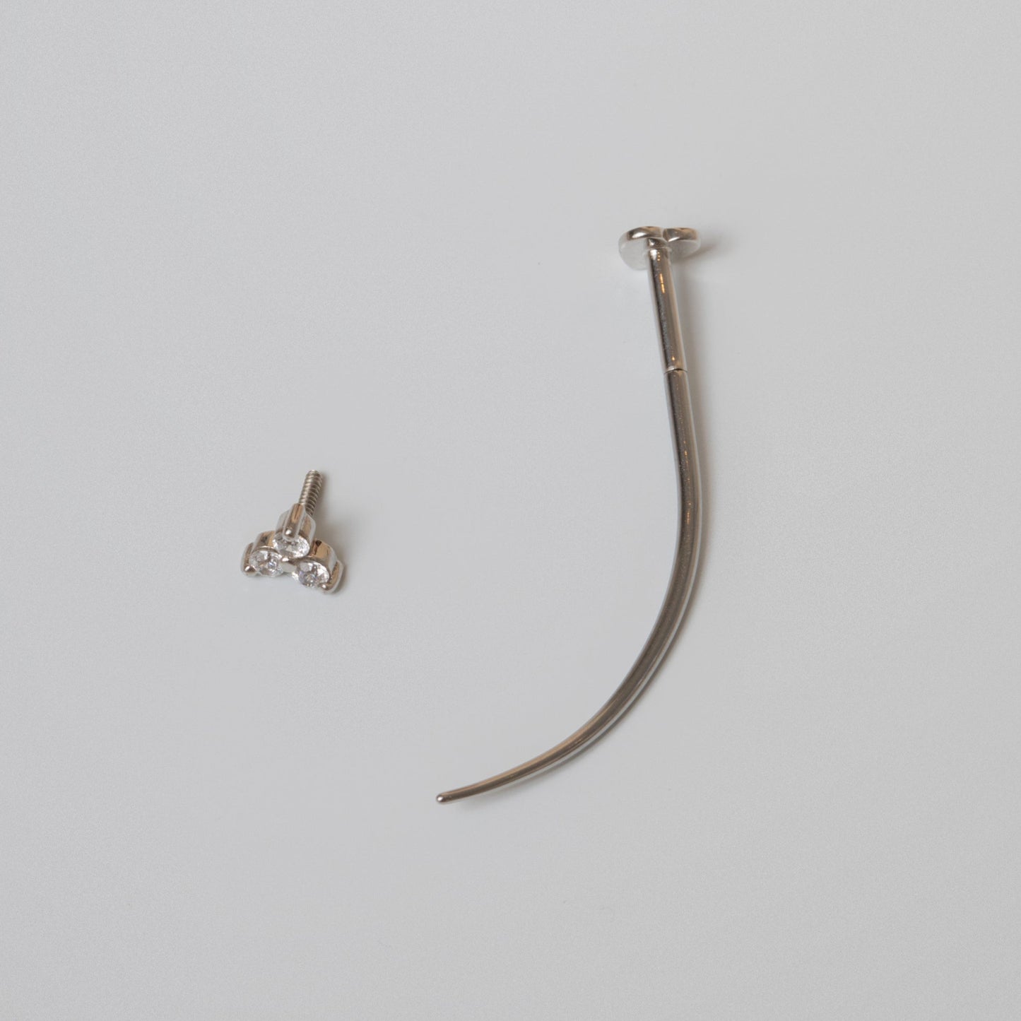astrid miyu Labret insertion taper tool - 16g Laura Bond