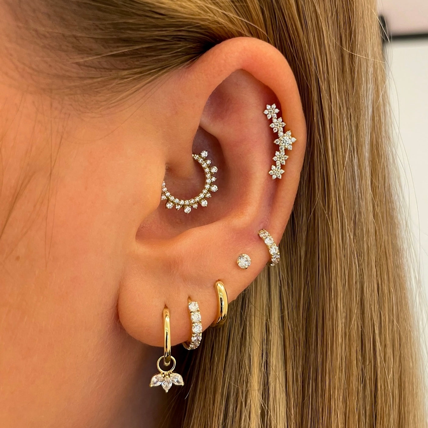 9k solid yellow gold flower crown flat back labret climber stud earring 6mm