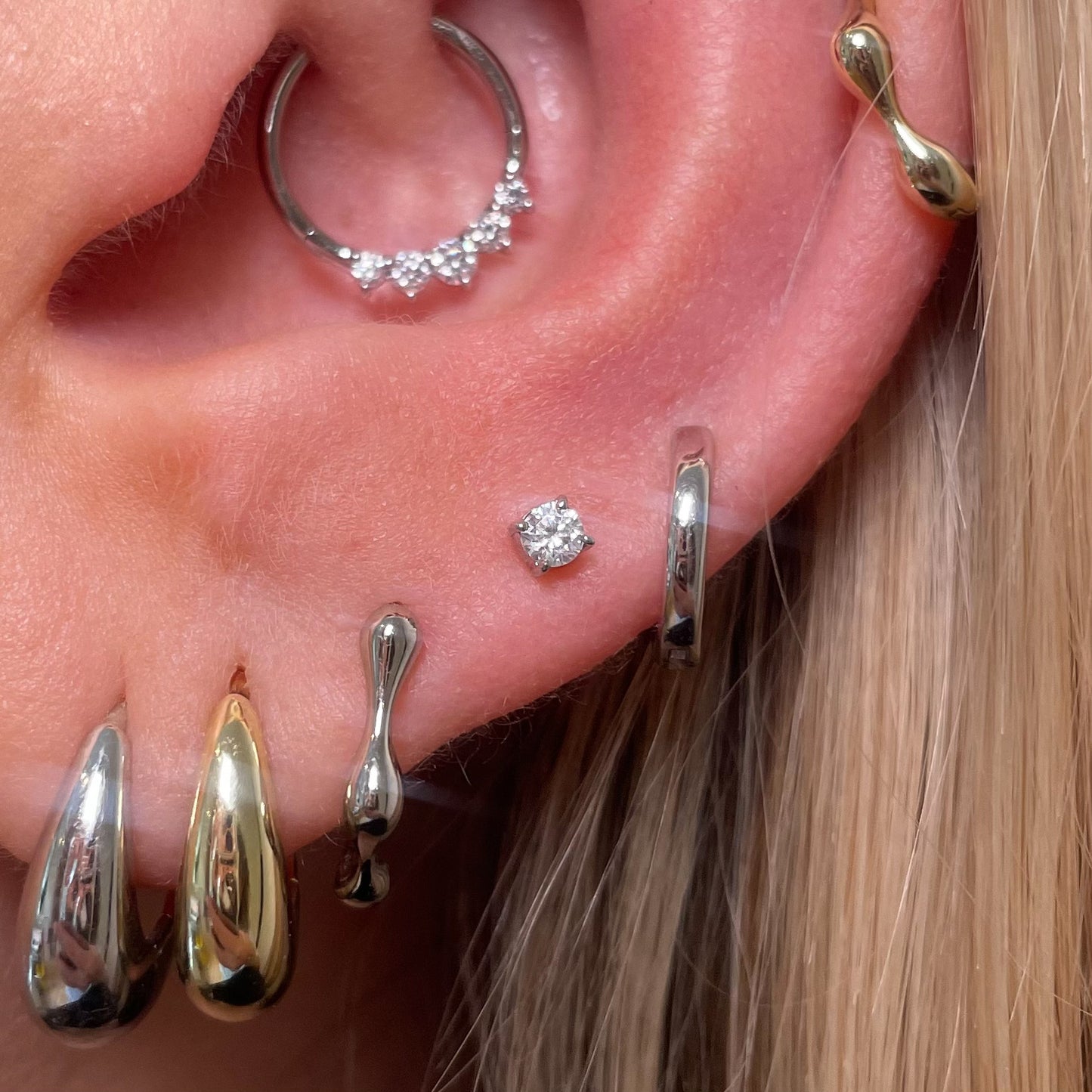 Diamonds by Laura Bond - 14k solid white gold single diamond flat back labret stud earring Cartilage Studs Laura Bond Maria Tash astrid miyu