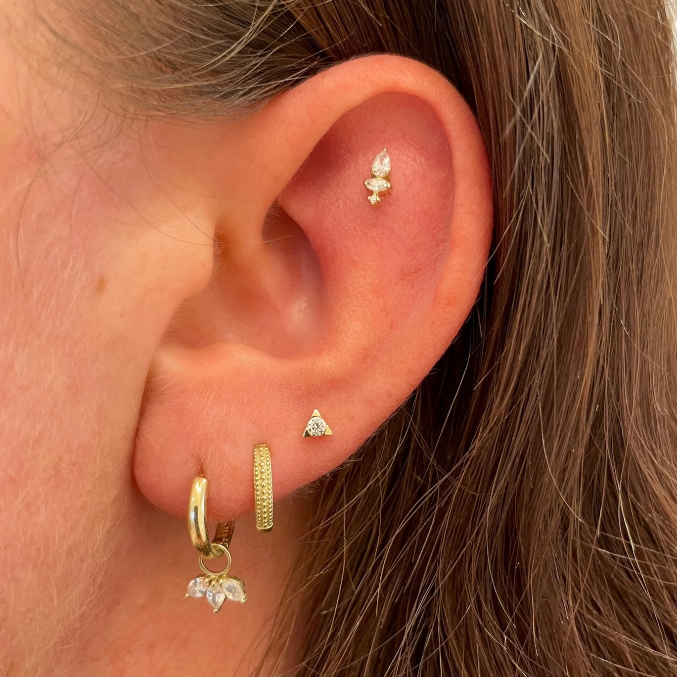 9k solid yellow gold Elsa flat back labret stud earring 6mm