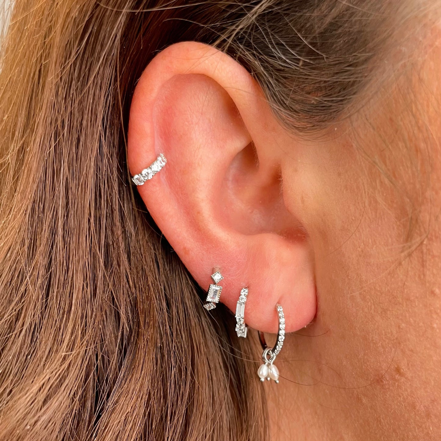 9k solid white gold crystal and freshwater pearl huggie earring pair