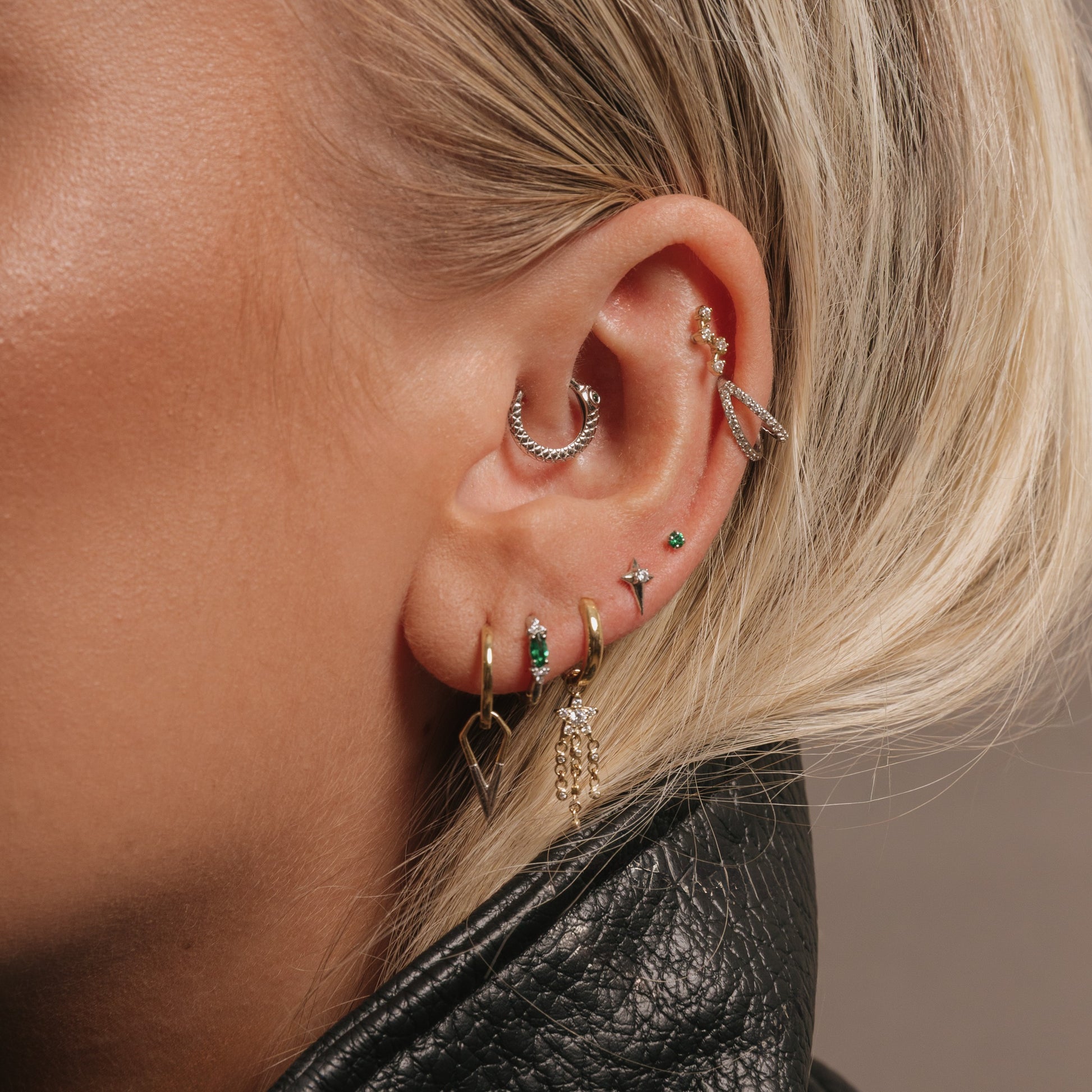 astrid miyu 9k solid yellow gold tiny green crystal gem 2mm flat back labret stud earring Cartilage Studs Laura Bond