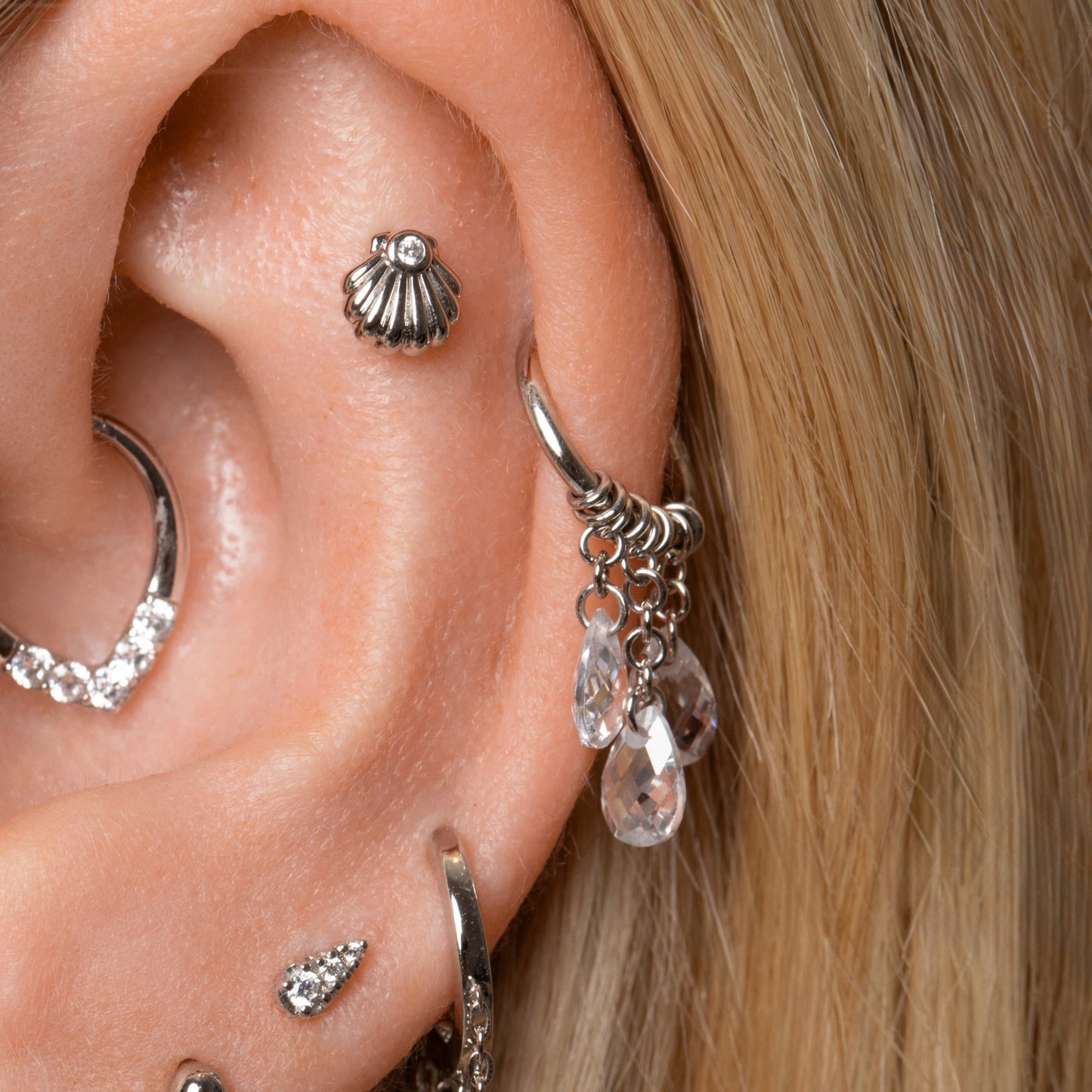 9k solid white gold Clam Shell flat back labret stud earring Cartilage Studs Laura Bond Maria Tash astrid miyu