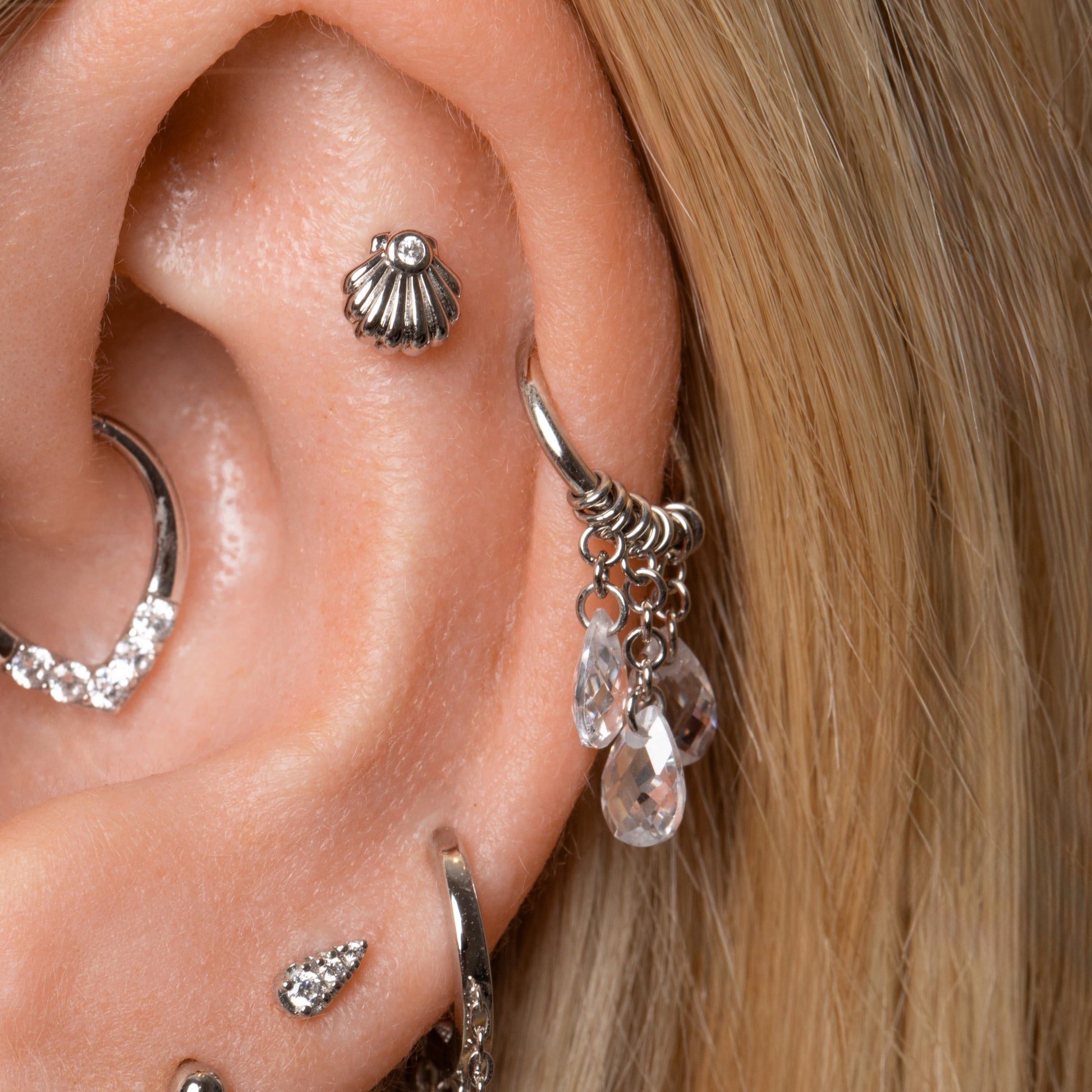9k solid white gold Clam Shell flat back labret stud earring Cartilage Studs Laura Bond Maria Tash astrid miyu