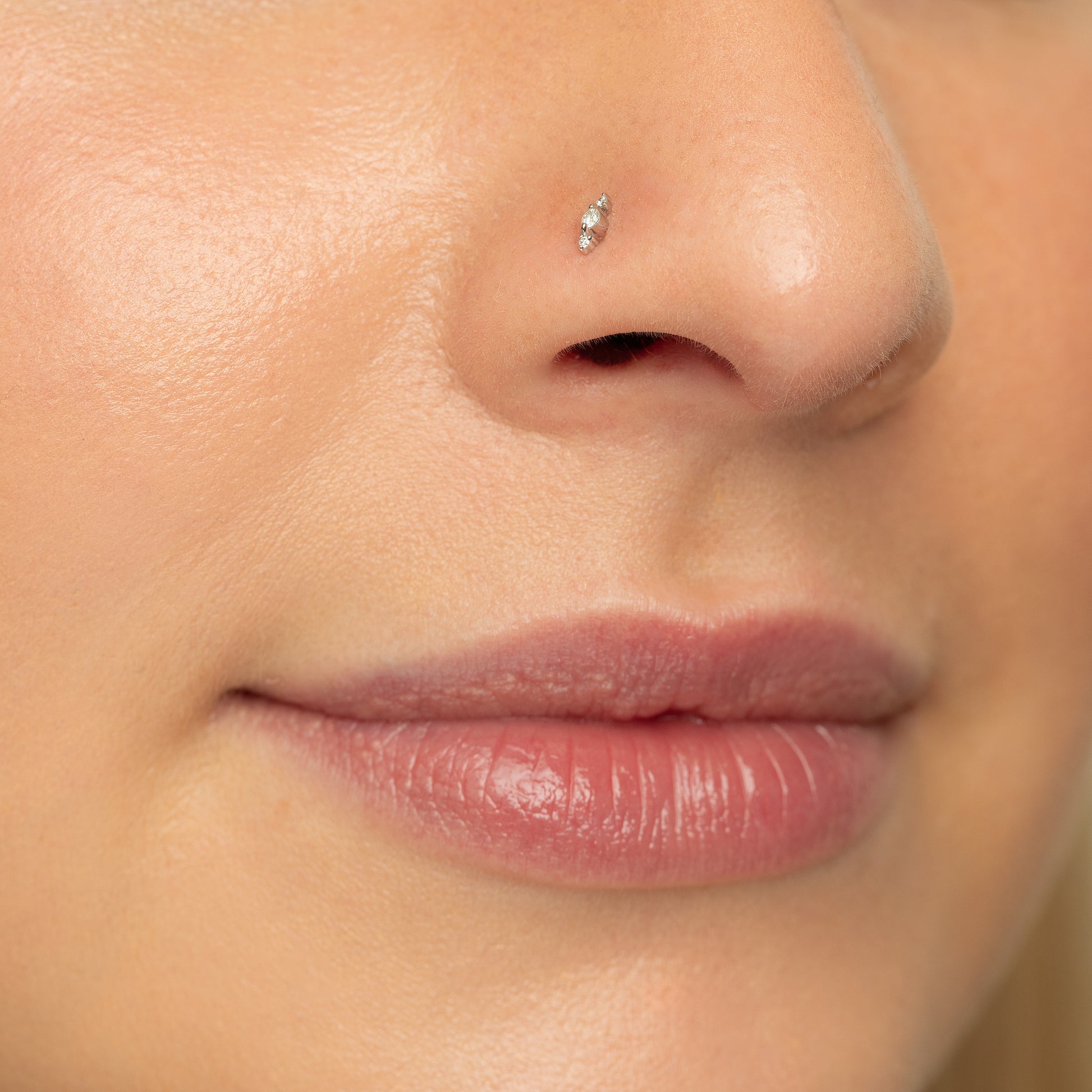 Diamonds by Laura Bond - 14k solid white gold Iris flat back labret stud earring Cartilage Studs Laura Bond Maria Tash astrid miyu