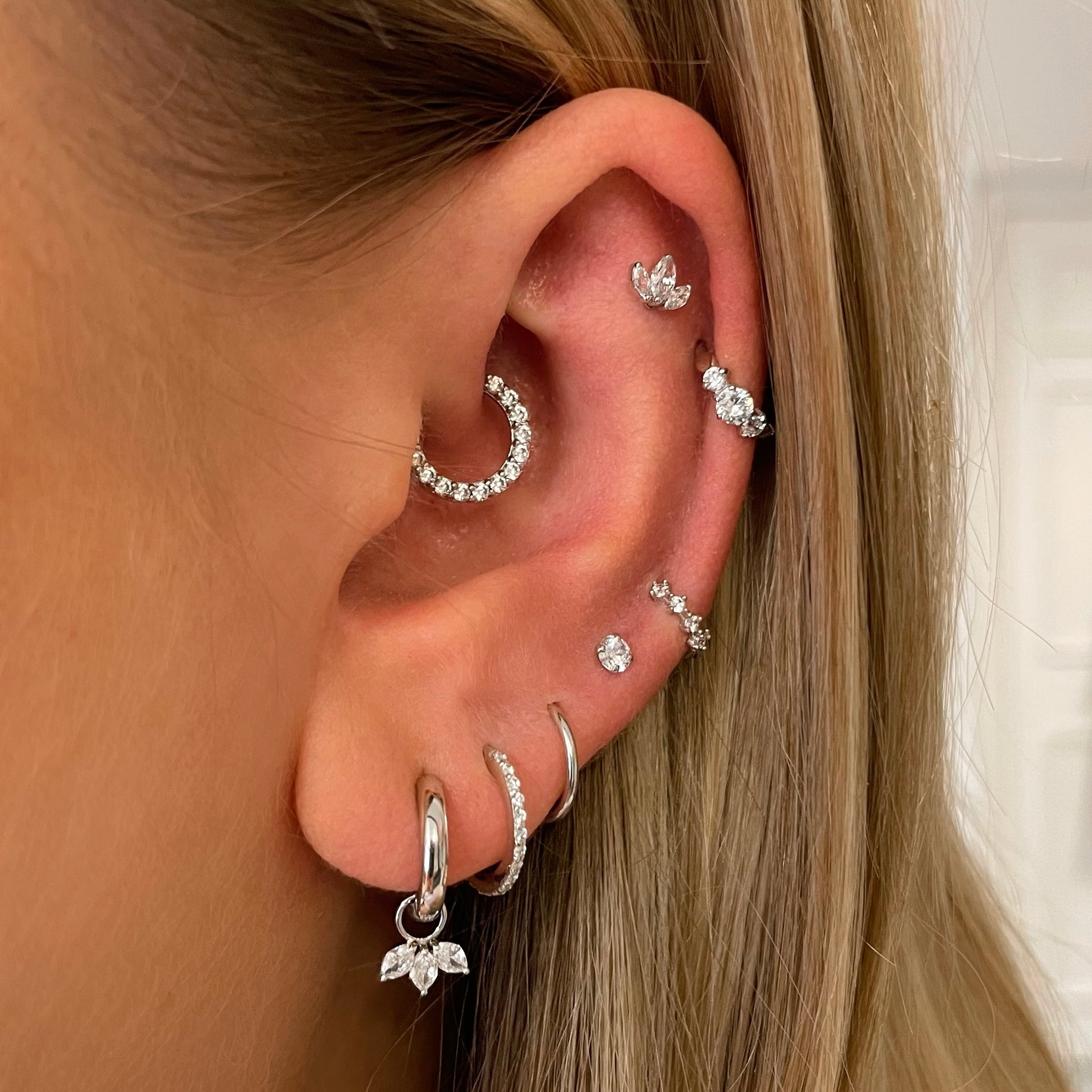 9k solid white gold Lotus flower flat back labret stud earring 6mm Cartilage Studs Laura Bond Maria Tash astrid miyu